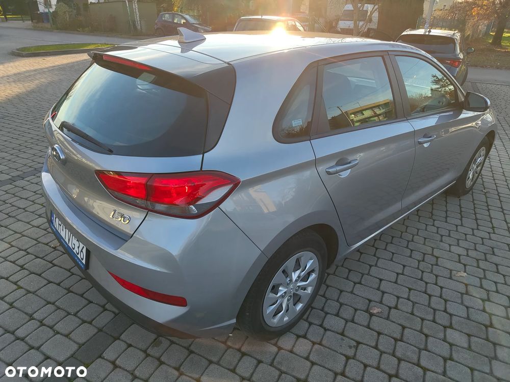Hyundai i30 1.5 DPI Classic + - 6