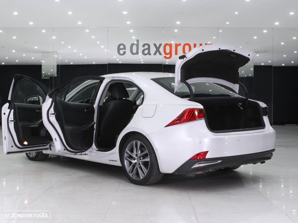 Usado Lexus IS 300H 2020 - 23 990 EUR, 147 424 km - Standvirtual.com