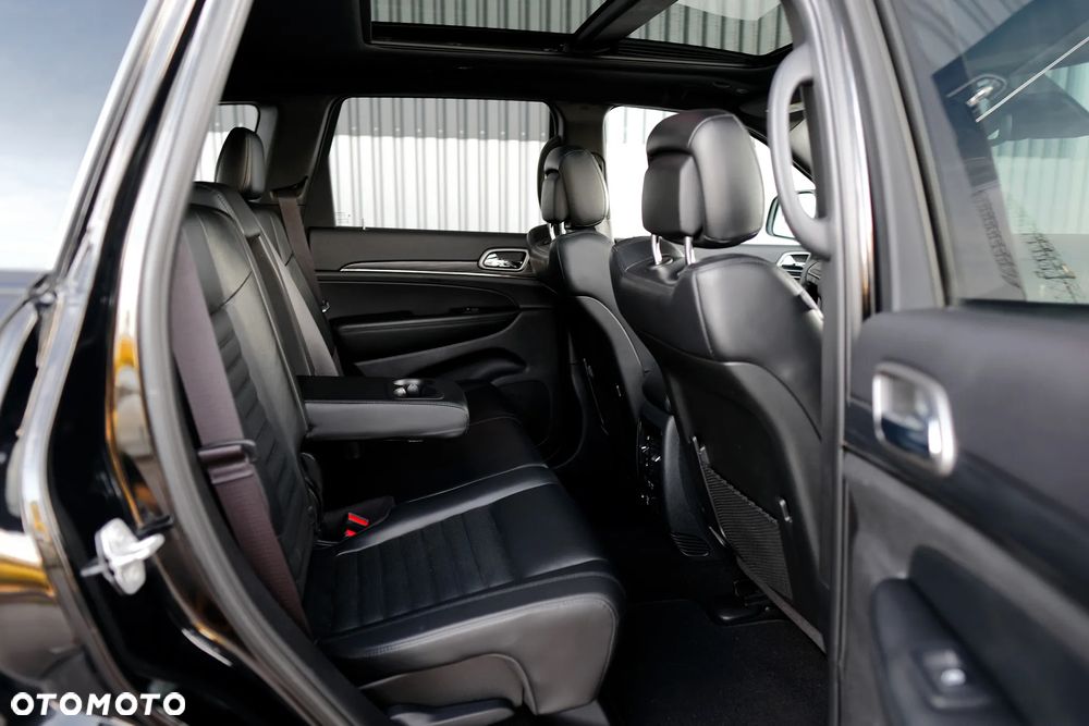 Jeep Grand Cherokee - 21