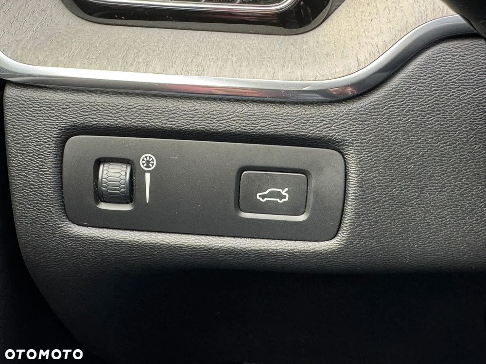 Volvo XC 60 B4 D AWD Inscription - 21