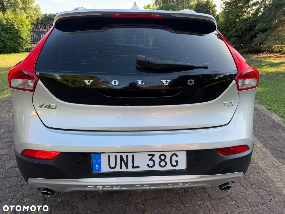 Volvo V40 Cross Country T3 Drive-E Dynamic Edition - 17