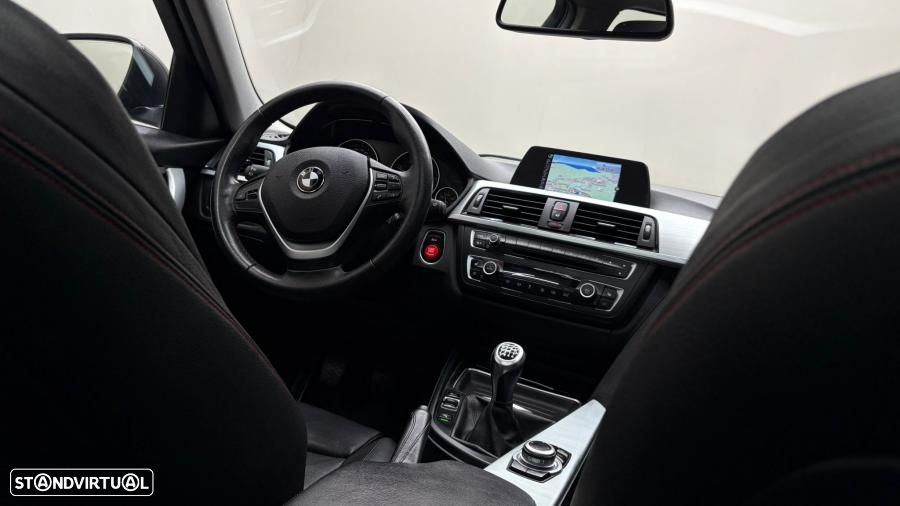 BMW 320 d Touring xDrive Sport Line - 22