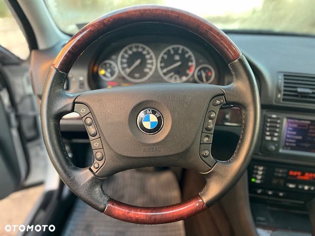 BMW Seria 5 - 34