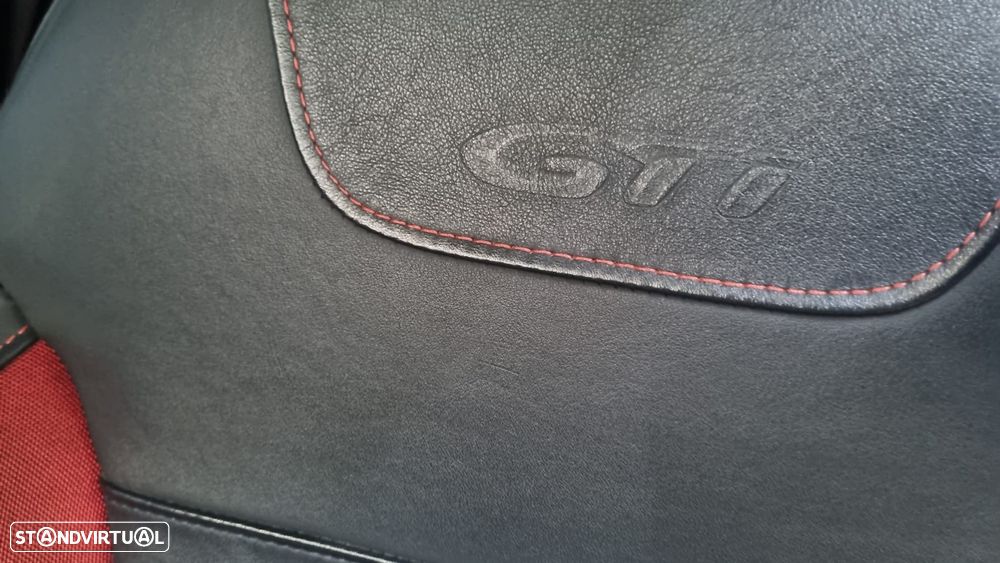 Peugeot 208 GTI 200 THP - 15