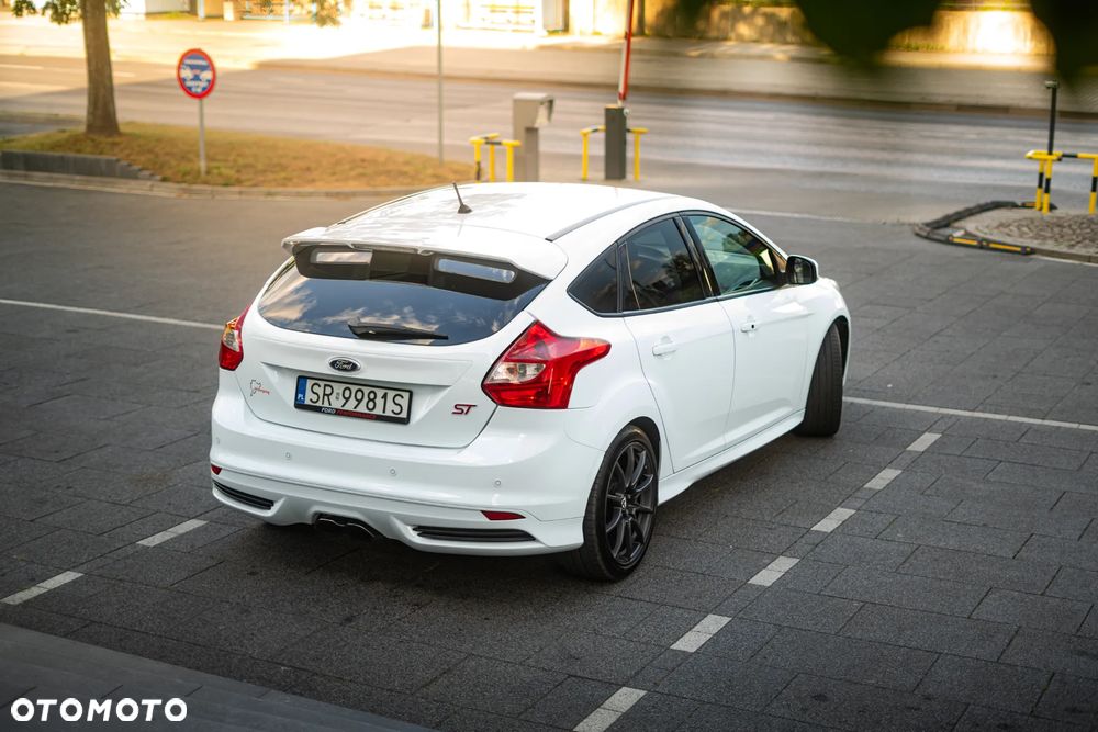 Ford Focus 2.0 EcoBoost ST - 3