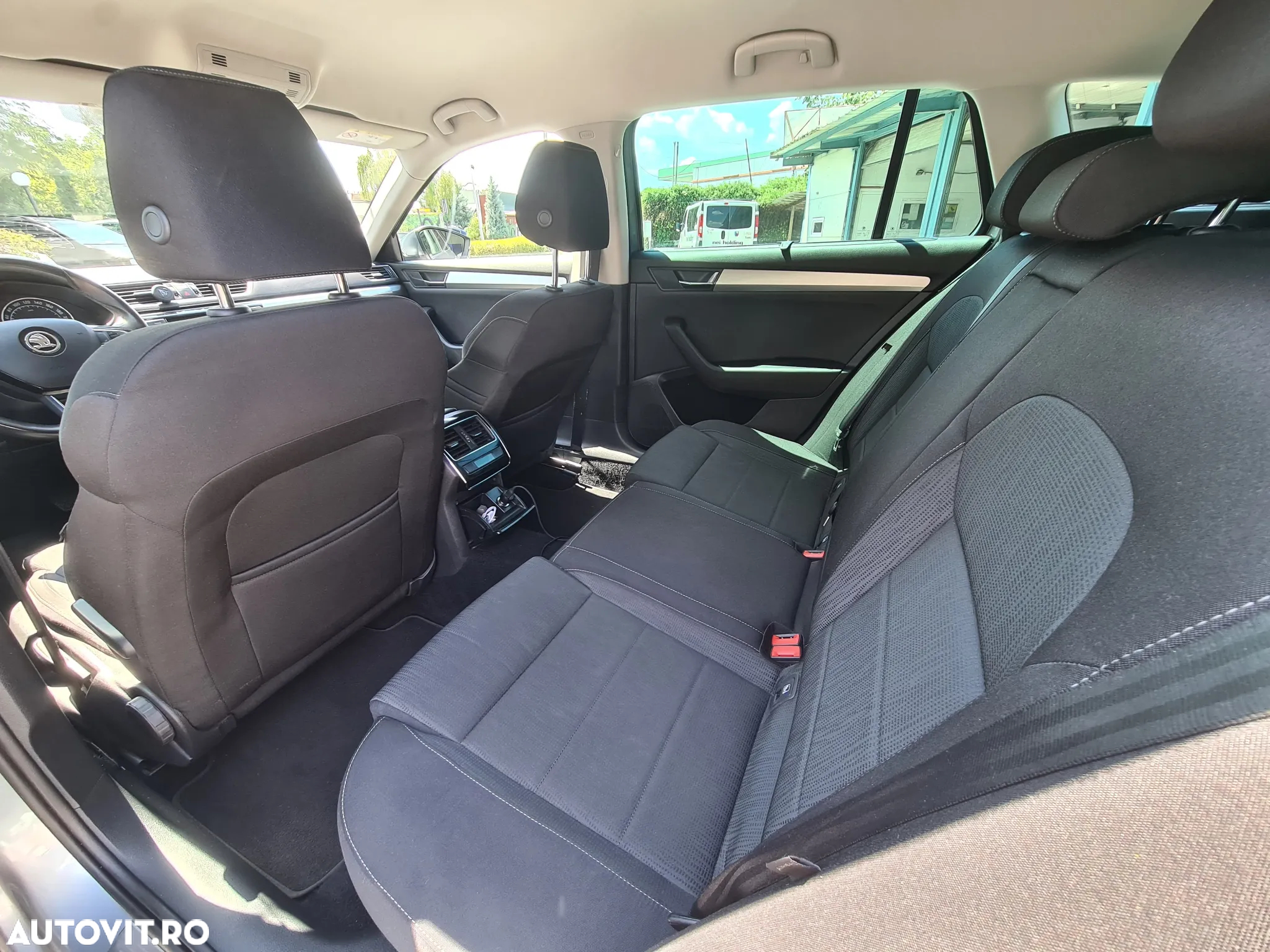Skoda Superb Combi 1.6 TDI DSG Active - 13