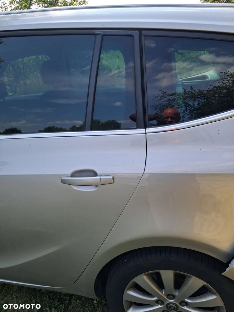 Opel Zafira - 12
