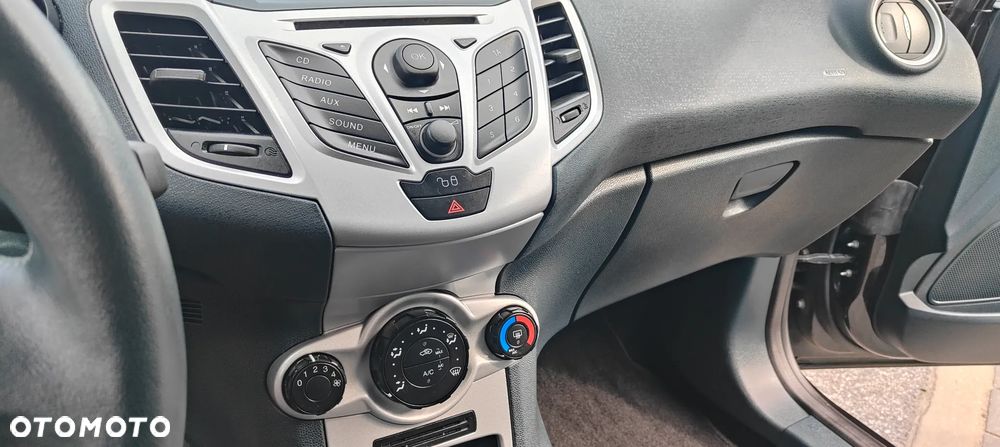 Ford Fiesta 1.25 SYNC Edition - 25