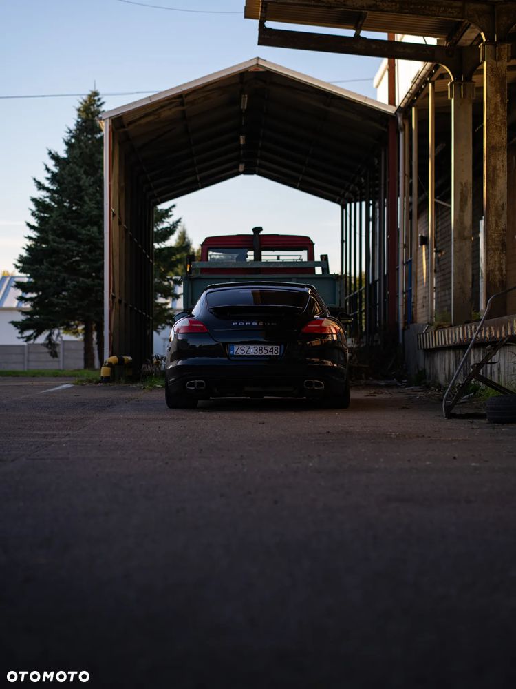 Porsche Panamera 4S - 5