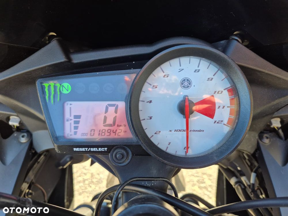 Yamaha YZF - 20