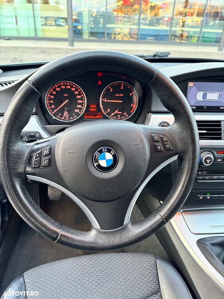 BMW Seria 3 320d DPF Touring - 25