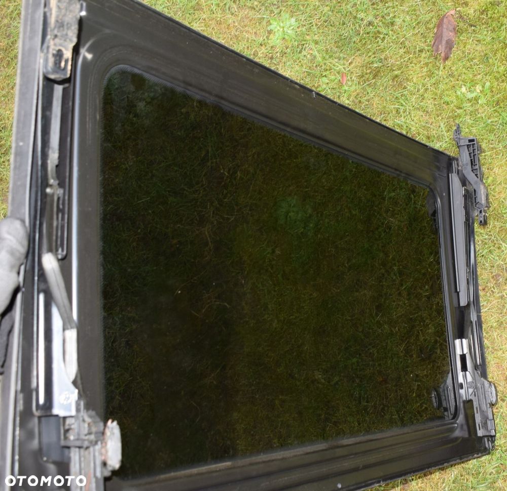 MERCEDES W204 KOMBI SZYBA PANORAMY PRZESUWNA - 4