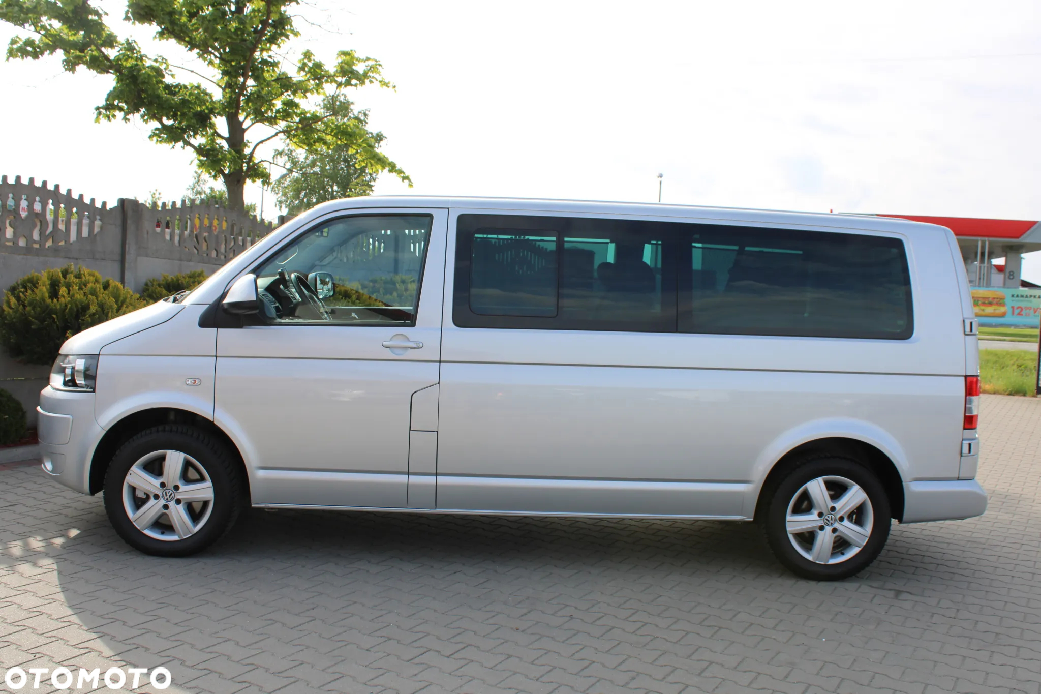 Volkswagen Caravelle - 10