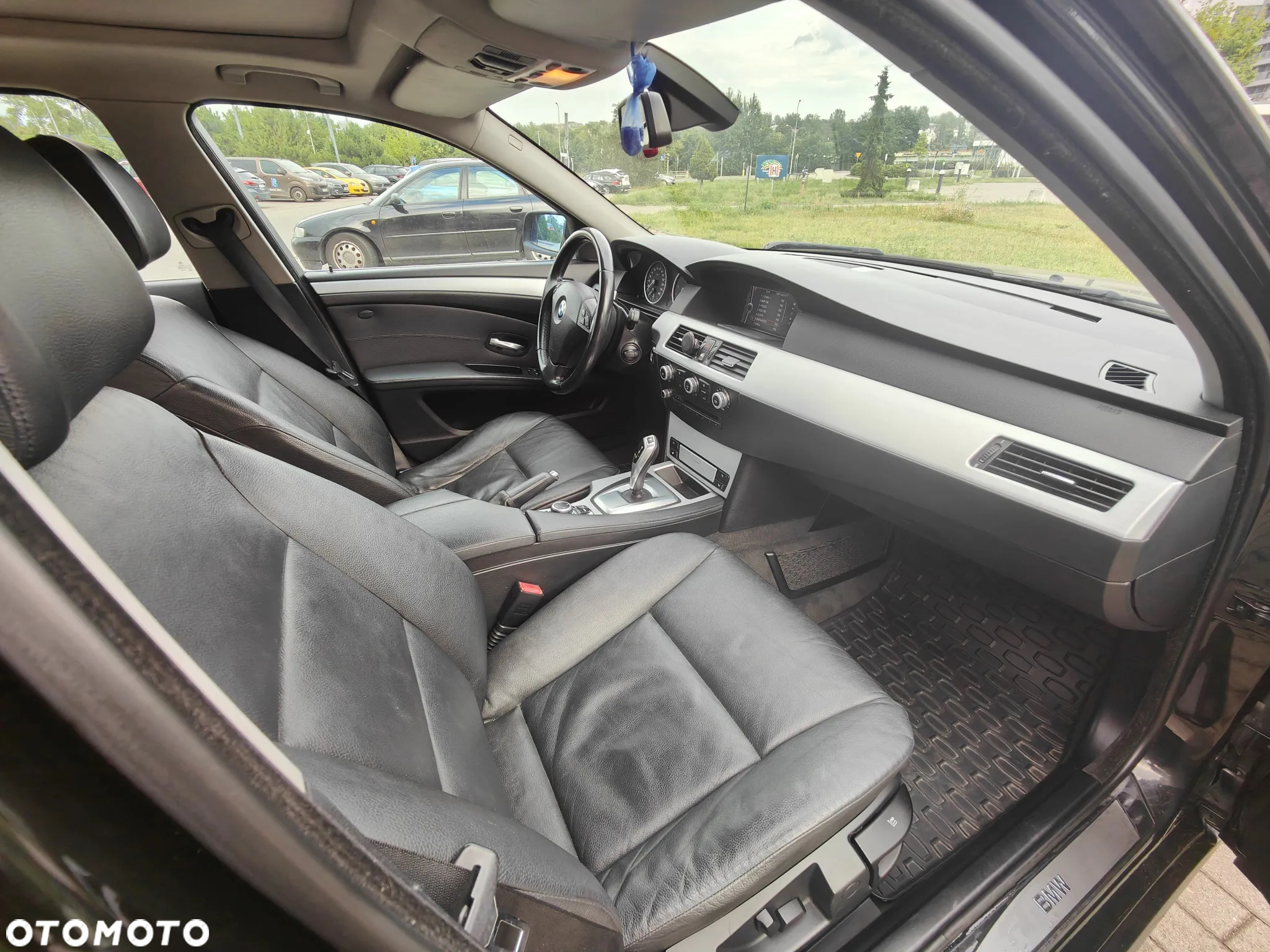 BMW Seria 5 520d Touring - 10
