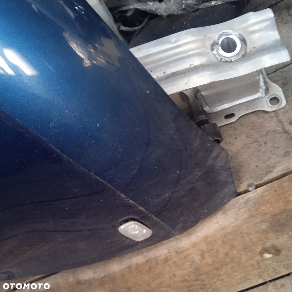 Błotnik lewy A3 8P - 6