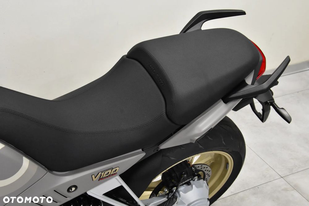 Moto Guzzi V100 Mandello - 18