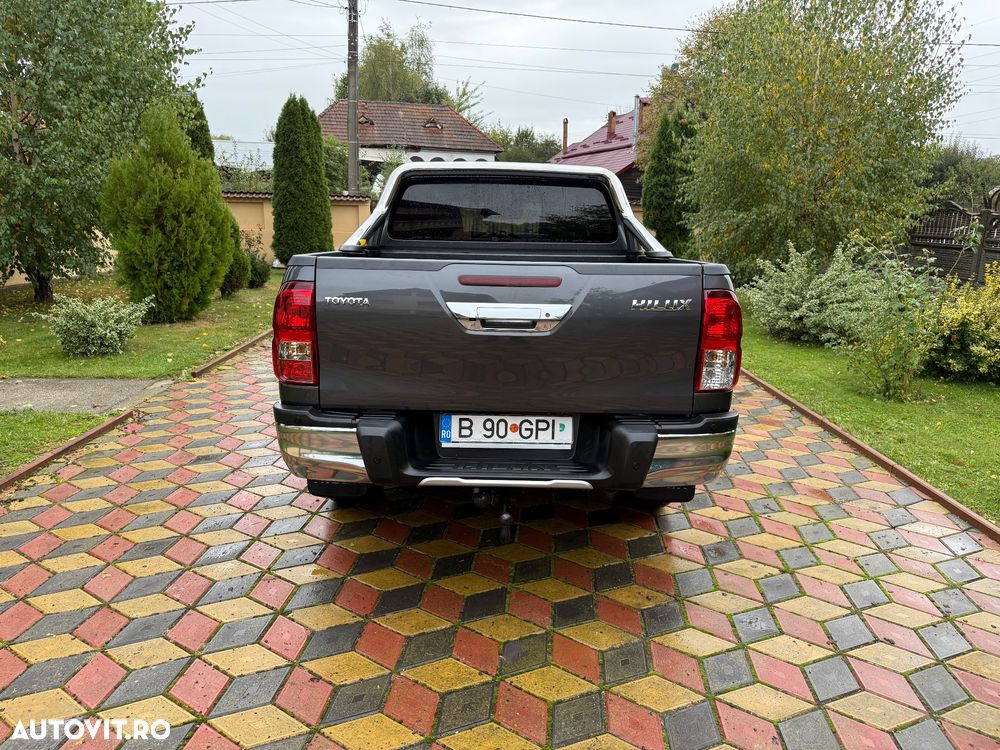 Toyota Hilux 4x4 Double Cab A/T cu Safety Sense Style - 8