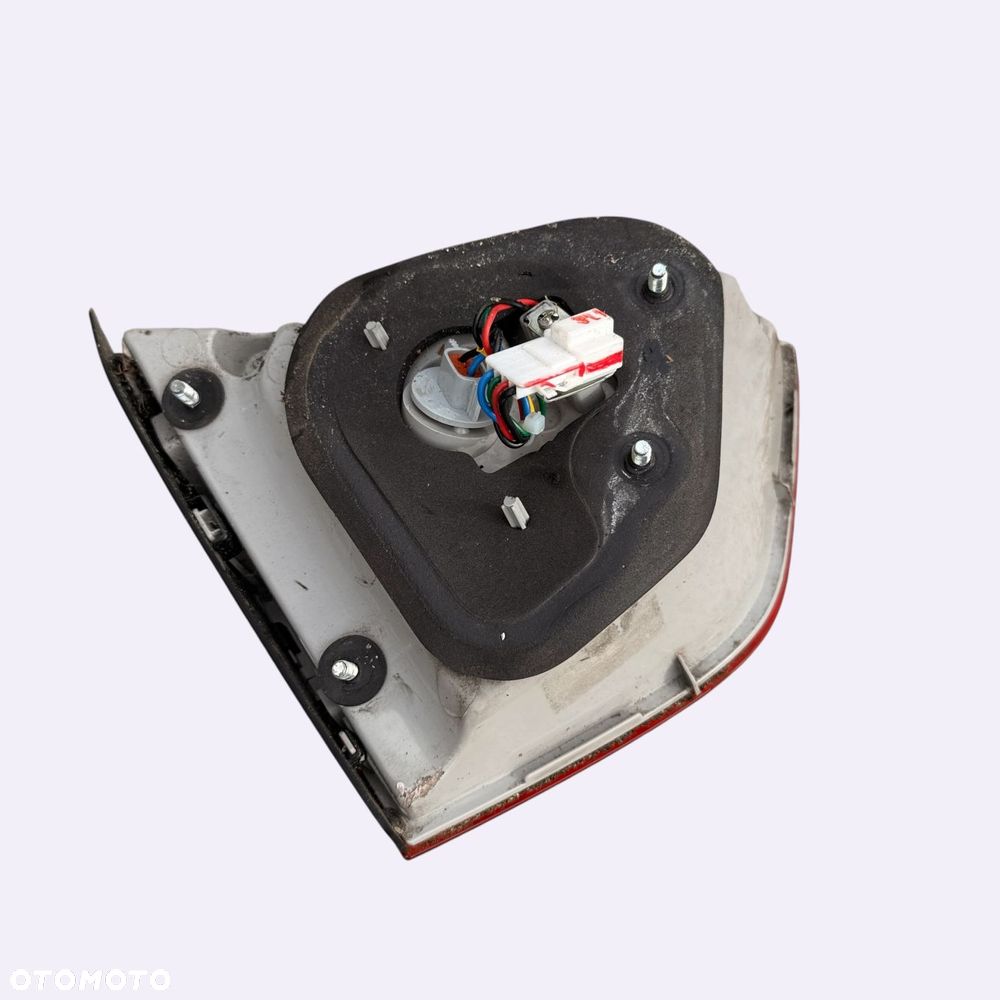 Lampa tylna Prawa w klapę bagażnika 92404-2Y500 RH Hyundai ix35 Lift - 5
