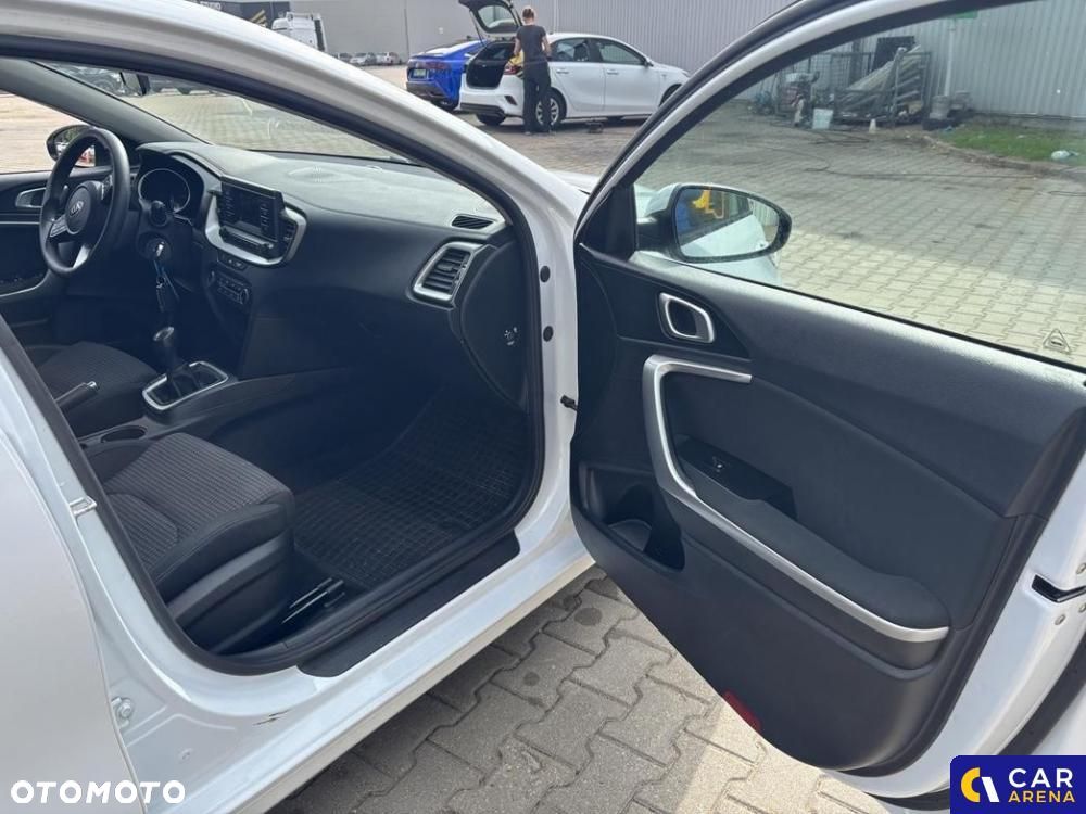 Kia Ceed - 24