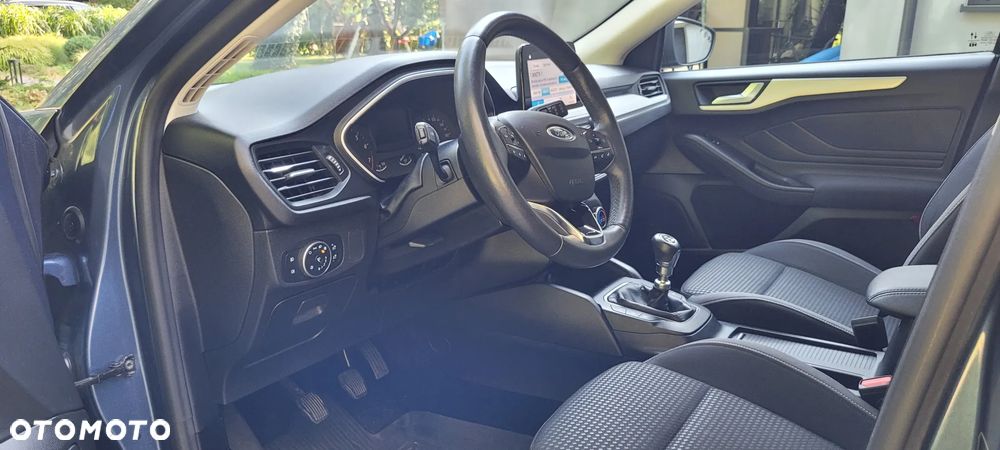 Ford Focus 1.0 EcoBoost Trend Edition - 11