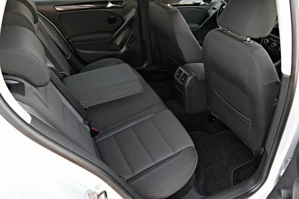 Volkswagen Golf 1.6 TDI DPF BlueMotion Technology Team - 36