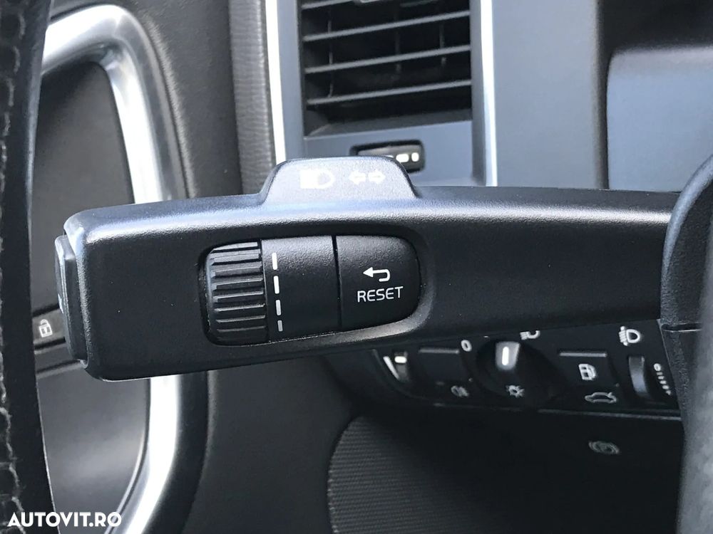 Volvo XC 60 D4AWD R-Design - 21