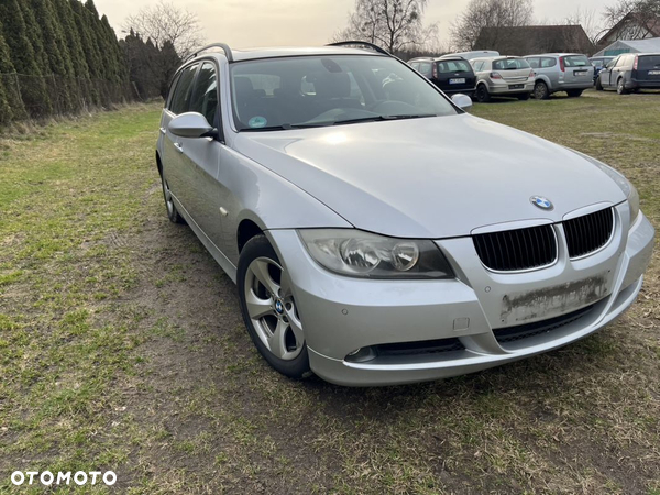 BMW Seria 3 320i