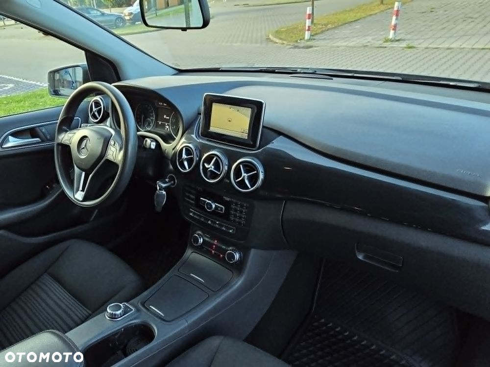 Mercedes-Benz Klasa B 180 7G-DCT Edition - 8