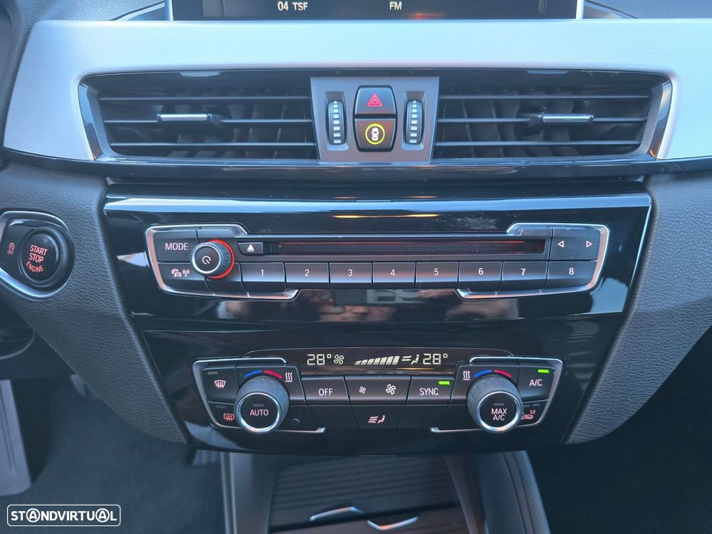 BMW X1 16 d sDrive Auto Line Sport - 33