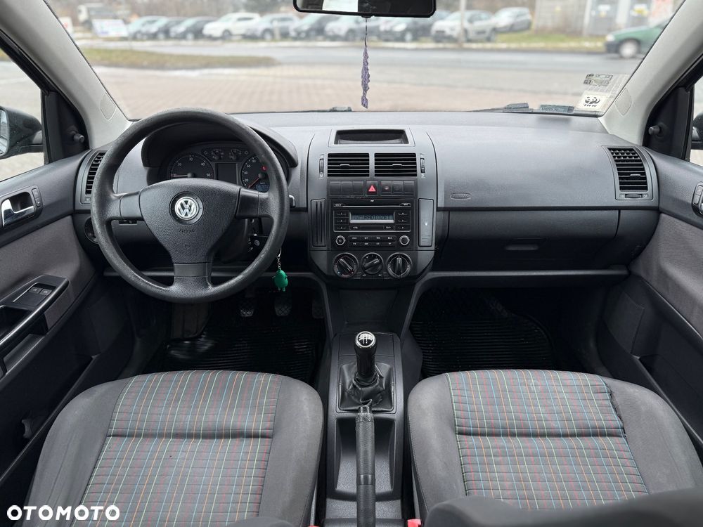 Volkswagen Polo 1.4 TDI Goal - 23