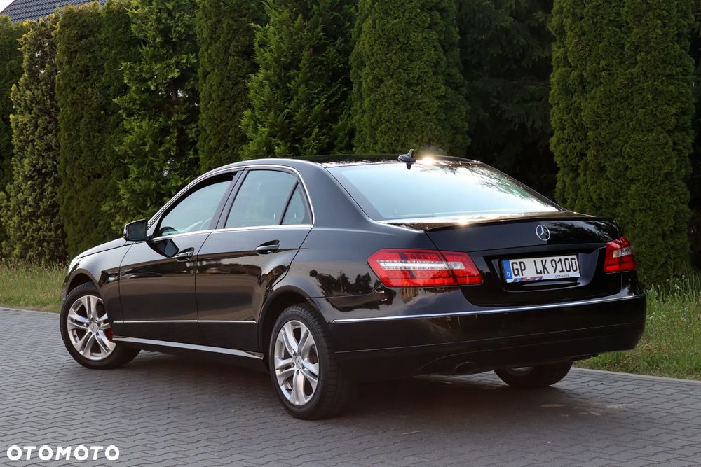 Mercedes-Benz Klasa E 200 CGI BlueEffICIENCY Avantgarde - 6