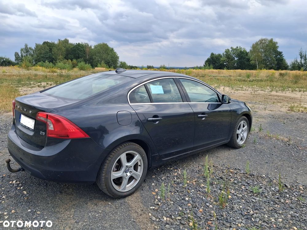 Volvo S60 D3 Momentum - 4