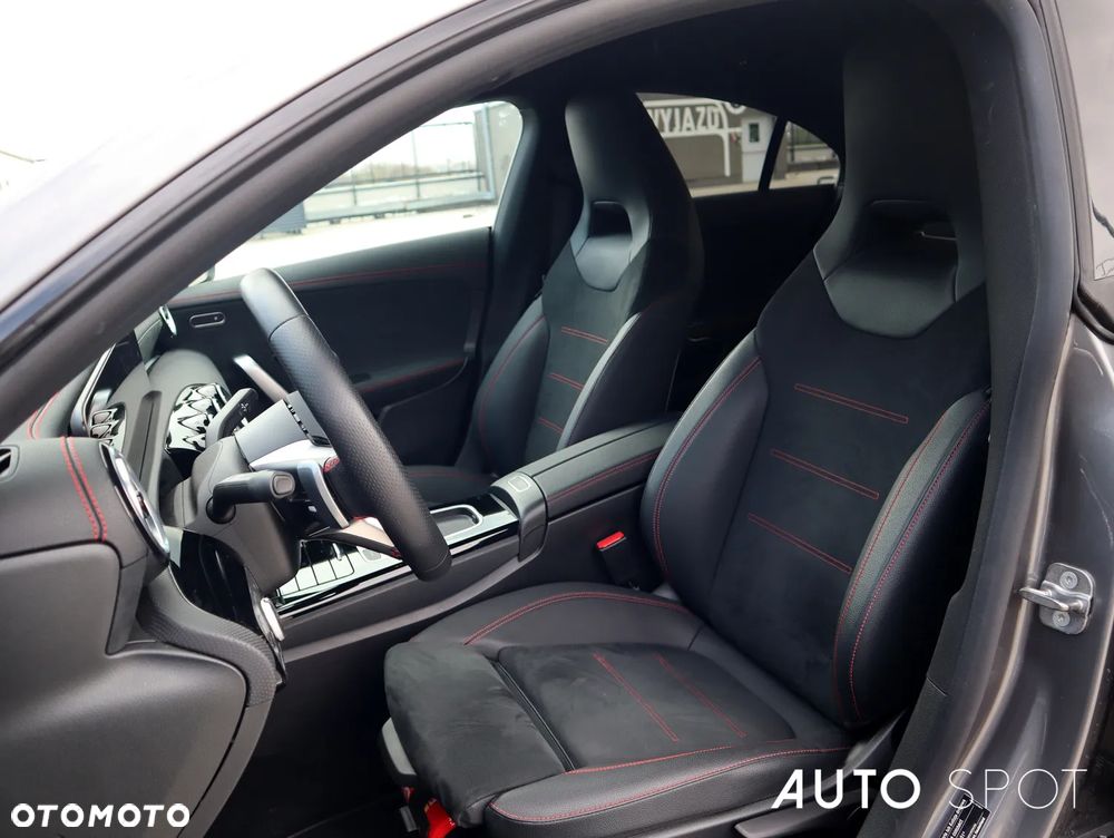 Mercedes-Benz CLA 200 AMG Line 7G-DCT - 15