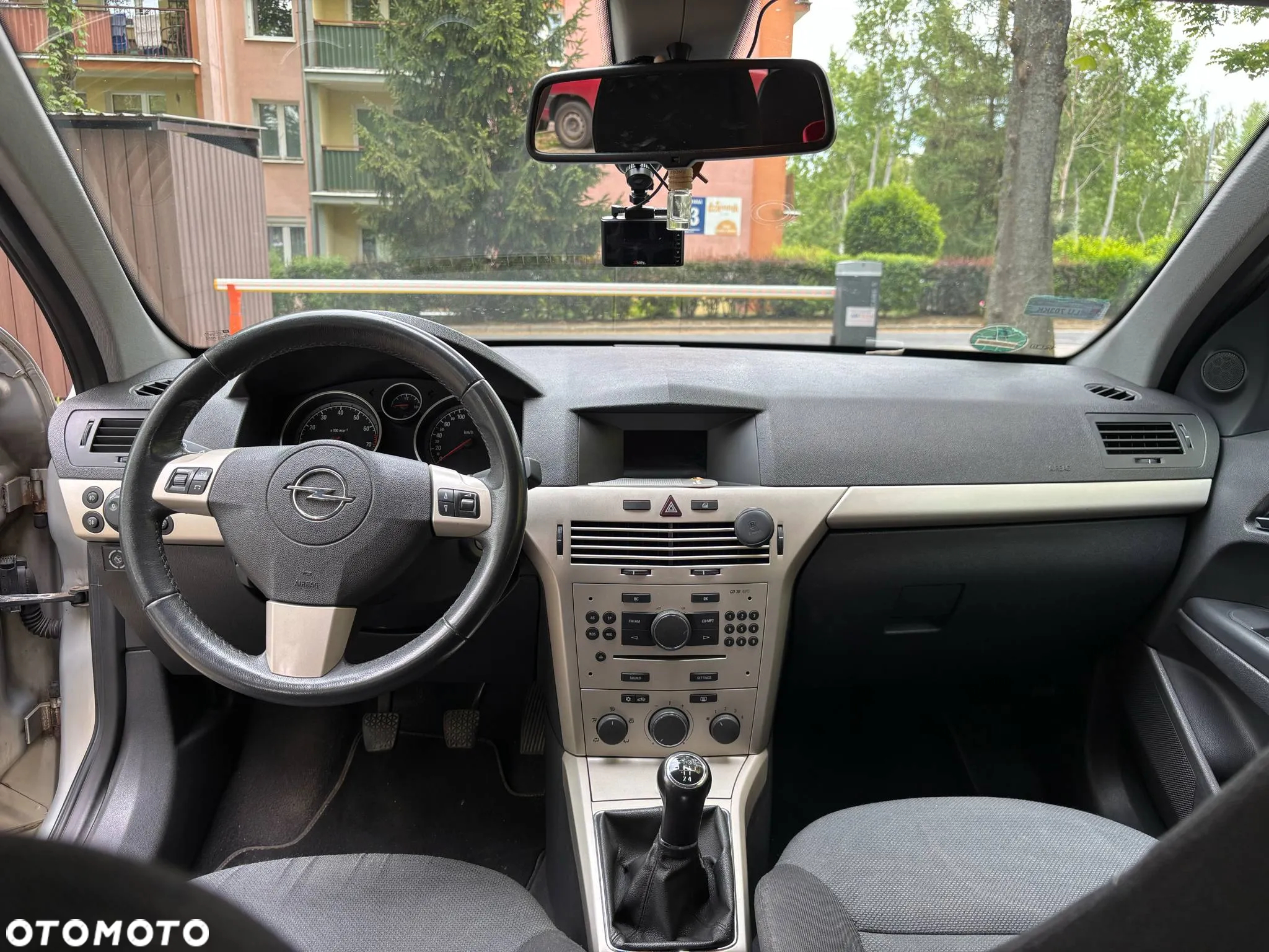 Opel Astra 1.6 - 9