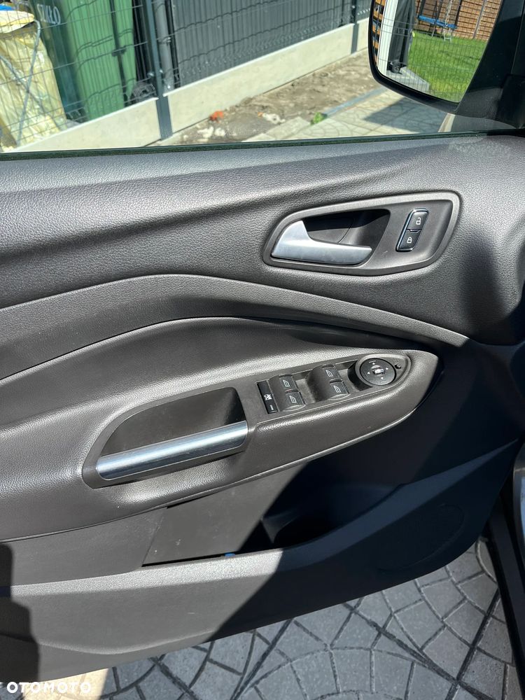 Ford Kuga - 9