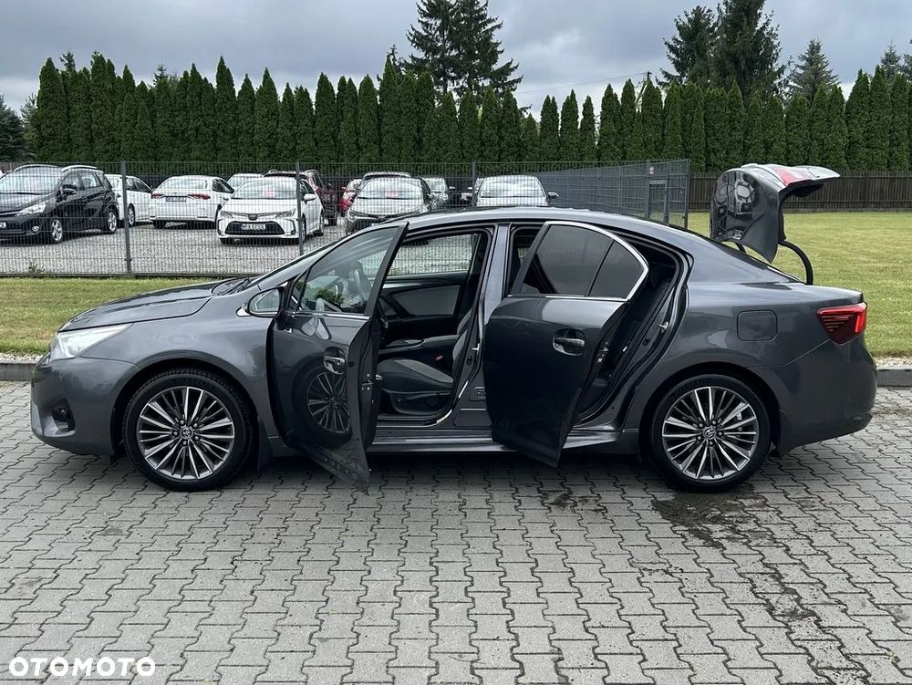 Toyota Avensis 1.8 Comfort - 18