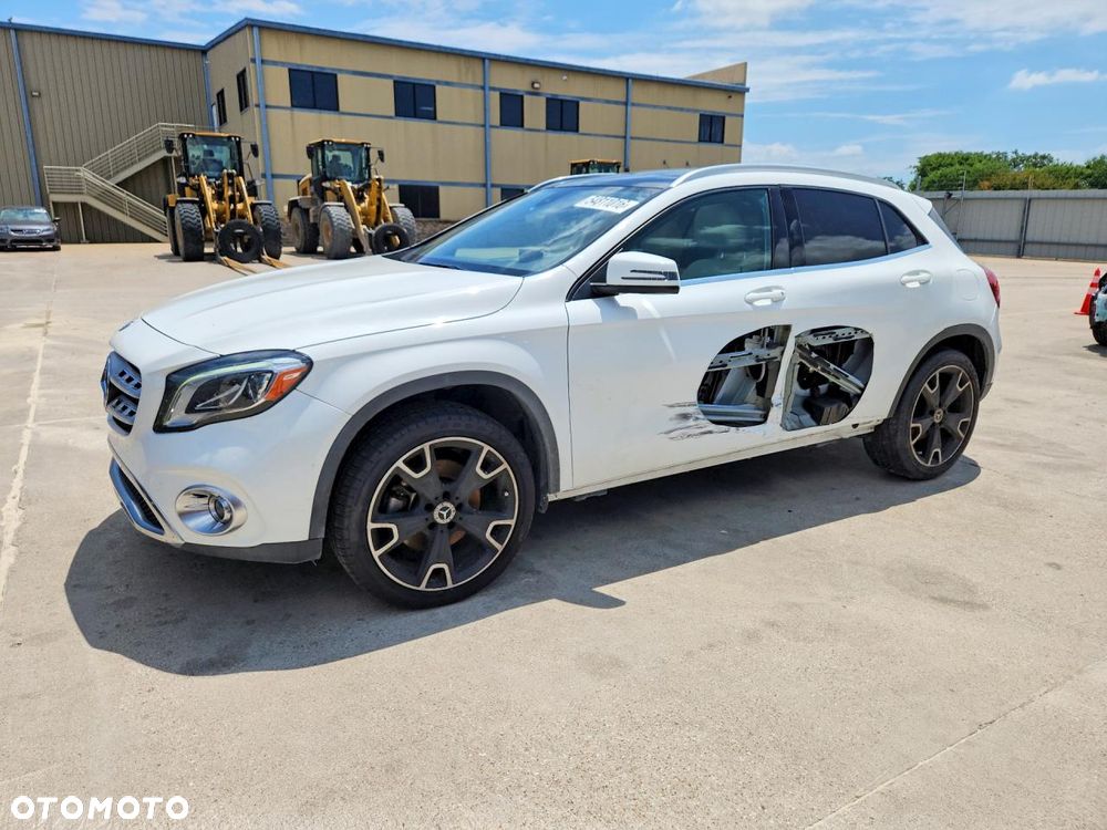 Mercedes-Benz GLA 250 4Matic 7G-DCT Peak Edition - 2