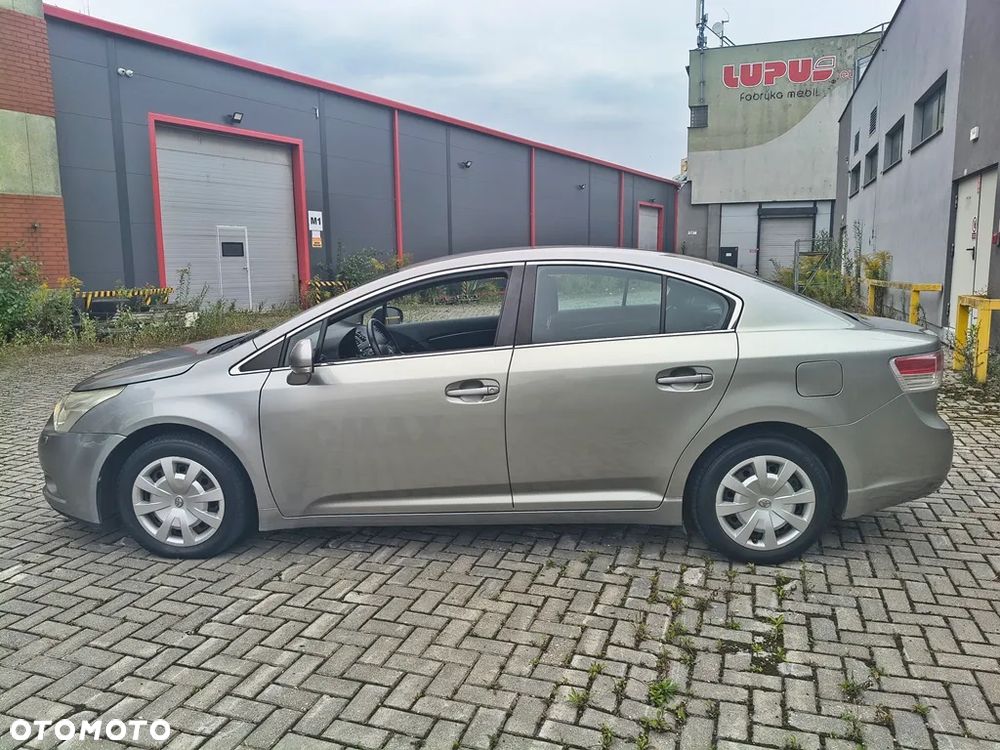 Toyota Avensis 1.6 Active - 4