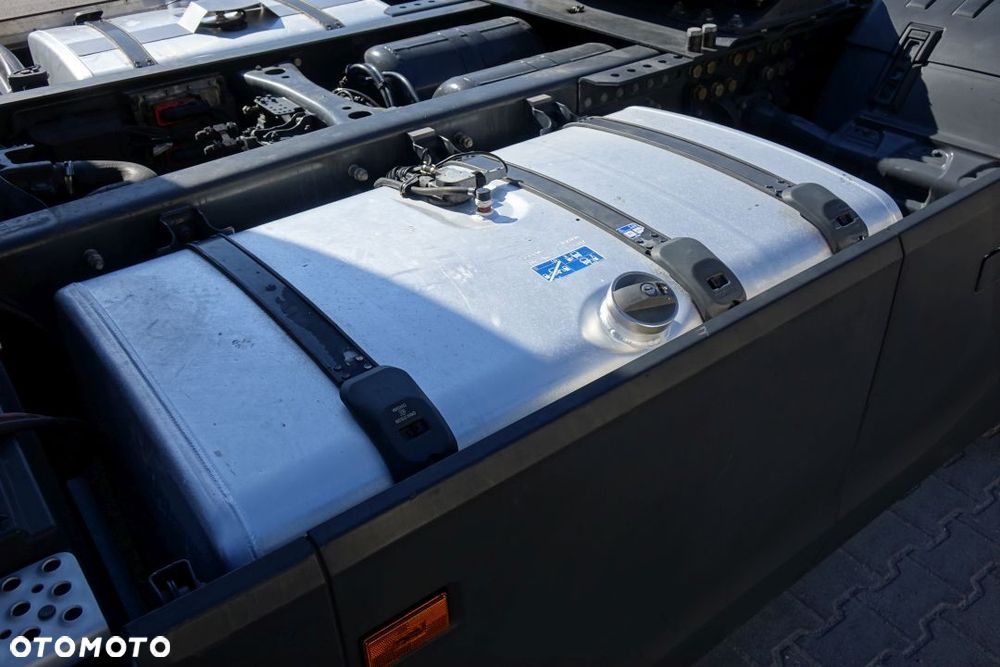 Scania R450 / EURO 6 / STANDARD/ AUTOMAT / RETARDER / LODÓWKA / NAWIGACJA / KLIMATYZACJA POSTOJOWA / 2 ZBIORNIKI - 11