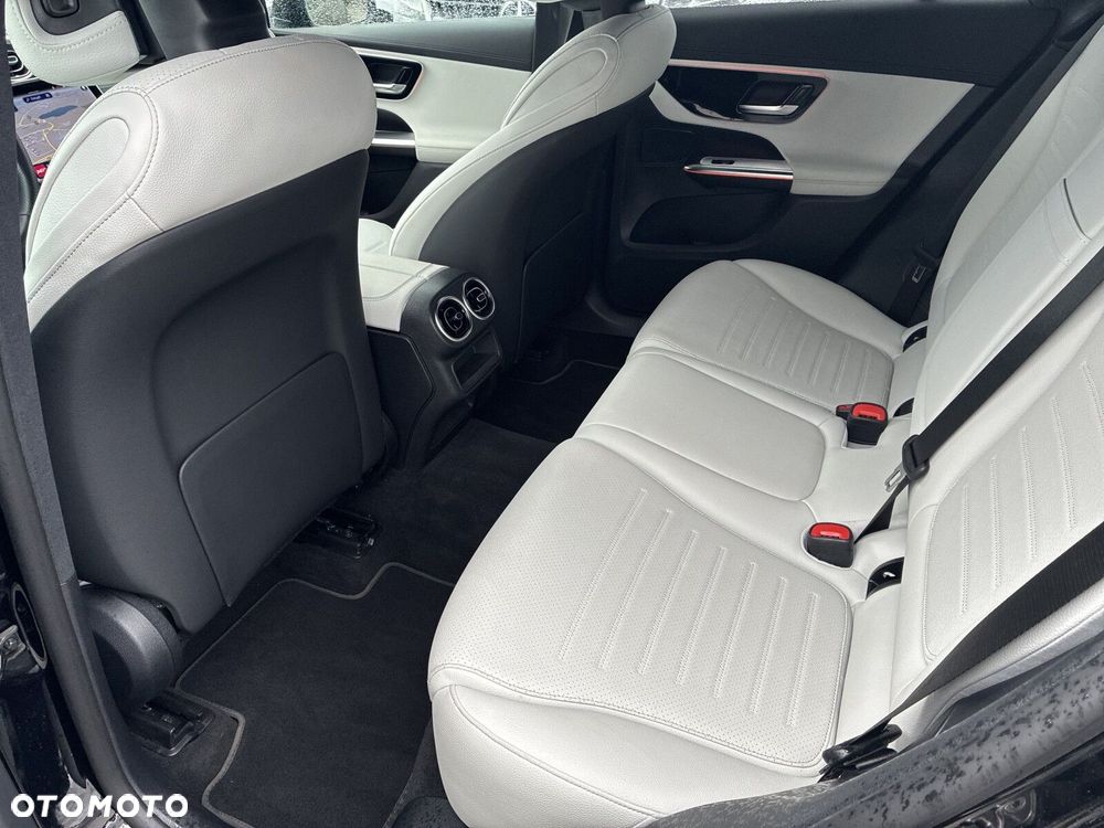Mercedes-Benz GLC - 21