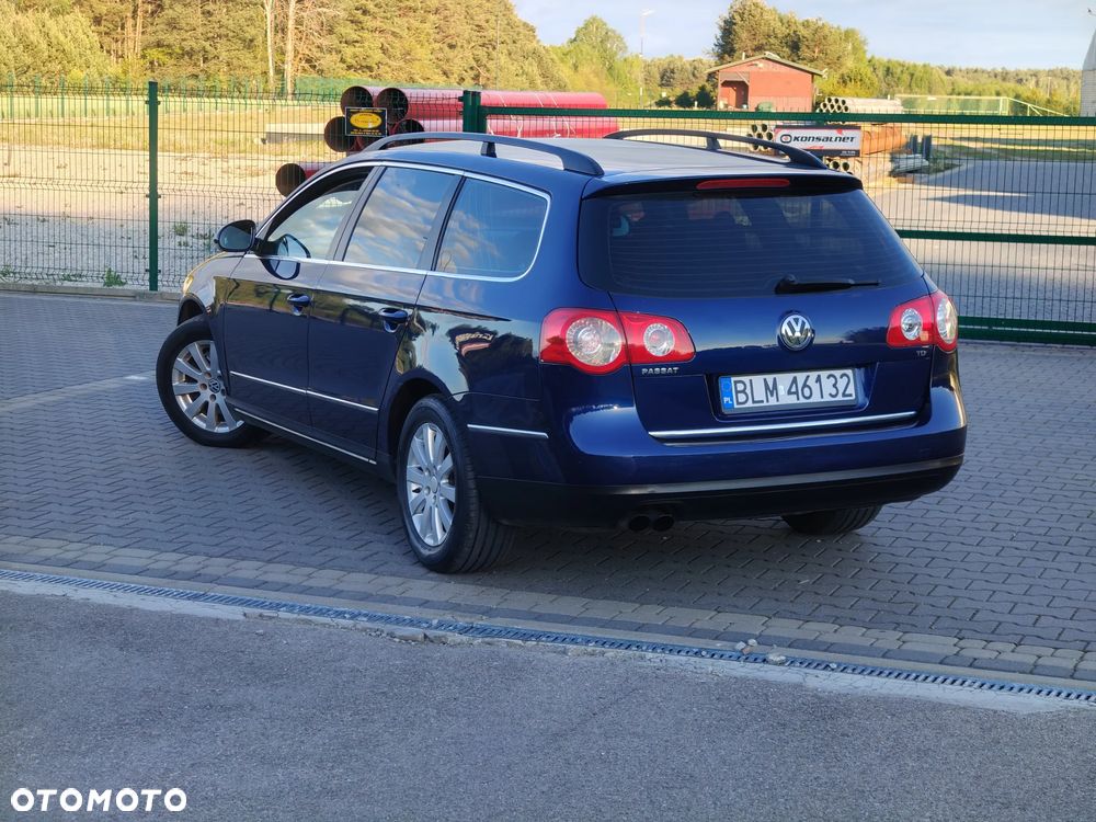 Volkswagen Passat Variant 2.0 TDI DPF BlueMot Comfortline - 9