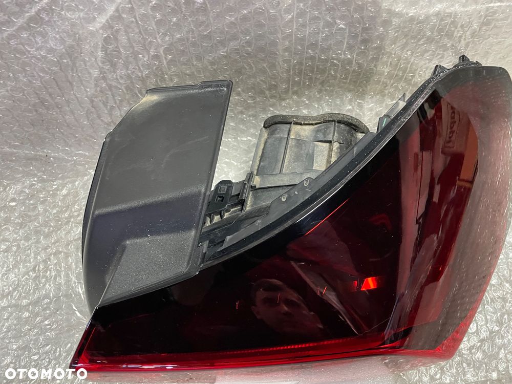 LAMPA TYŁ PRAWA OPEL CORSA F LED 90194153 39162664 9829317280 - 12