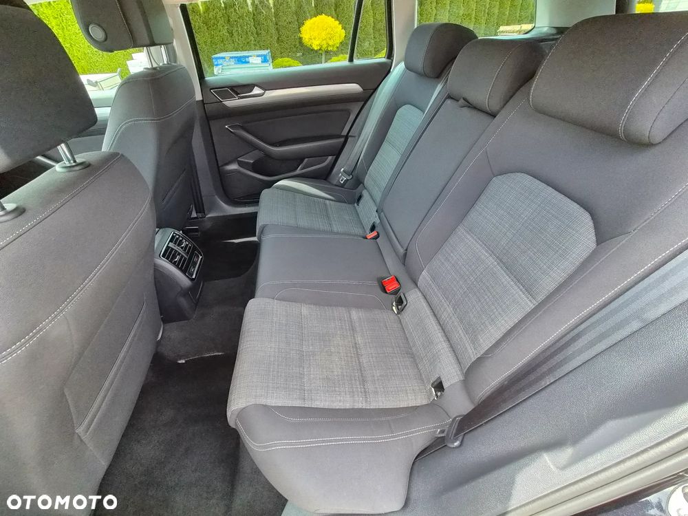 Volkswagen Passat 2.0 TDI SCR DSG Business - 10