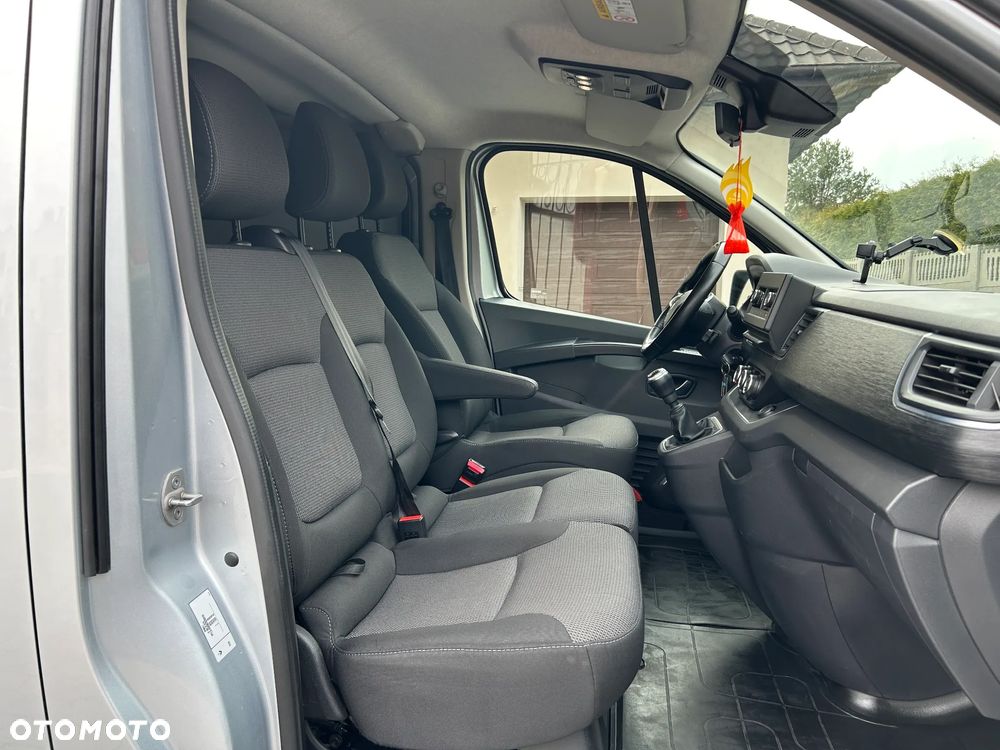 Renault Trafic 2.0 dCi - 19