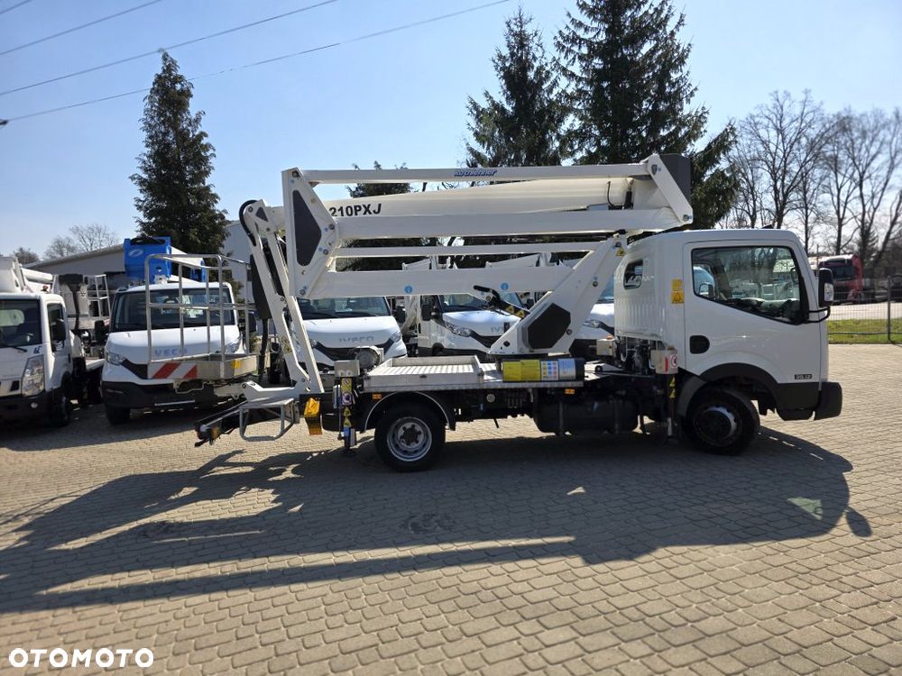Nissan Cabstar - 4