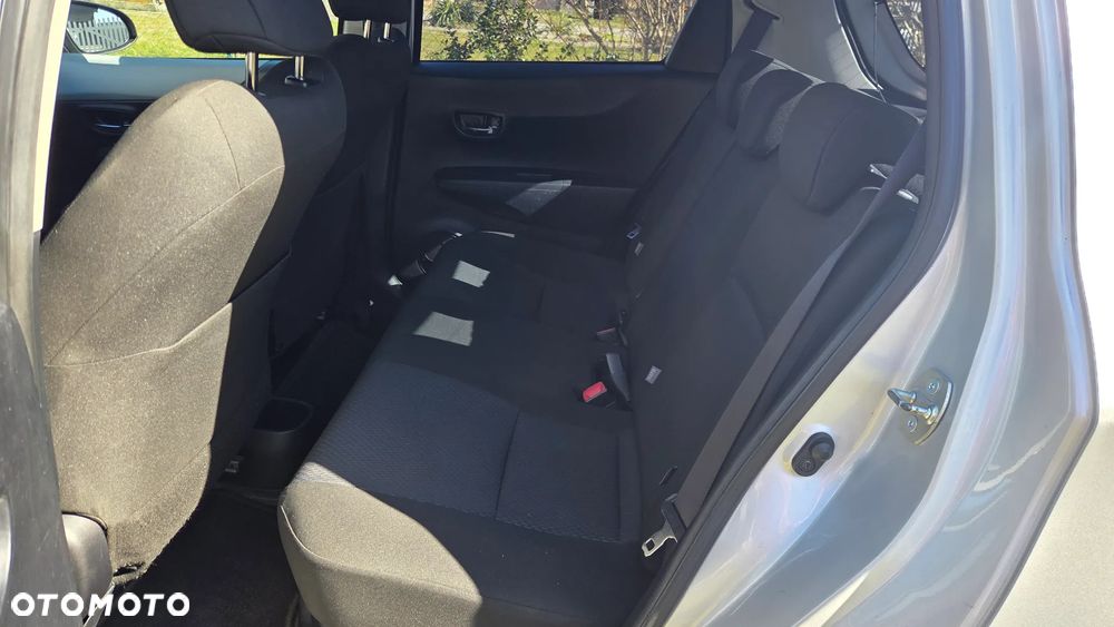 Toyota Yaris Hybrid 100 Premium - 17