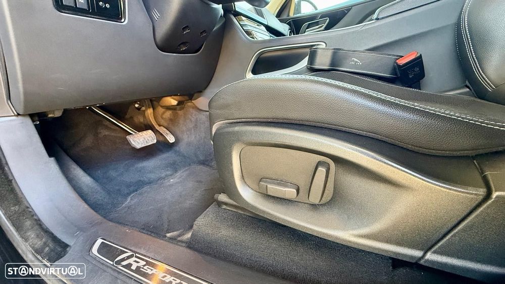 Jaguar F-Pace 25d AWD Aut. R-Sport - 28