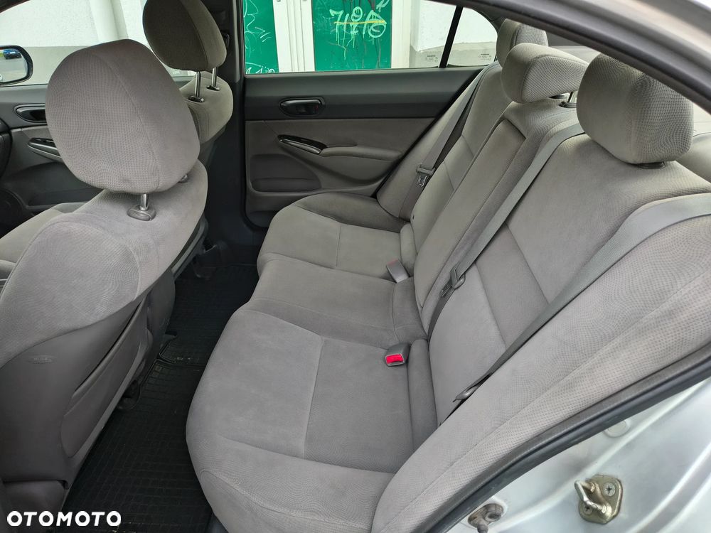 Honda Civic 1.8 Comfort - 13