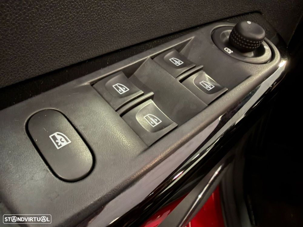 Renault Captur ENERGY TCe 120 EDC Luxe - 19