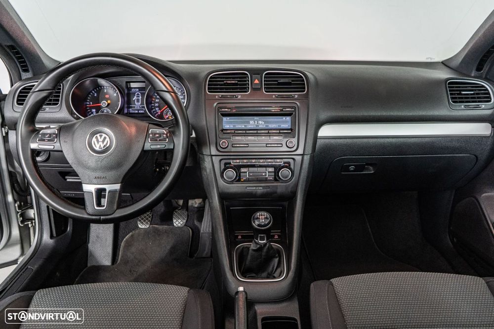 VW Golf Cabriolet 1.6 TDi BlueMotion - 25